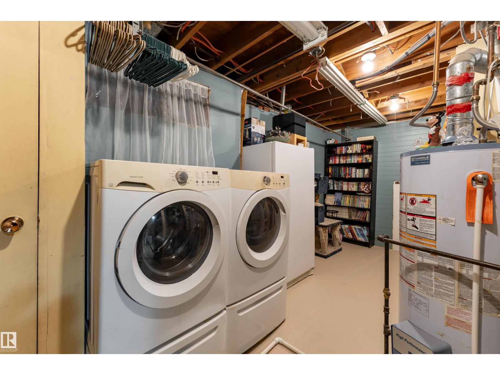 6007 37 AV NW - 31