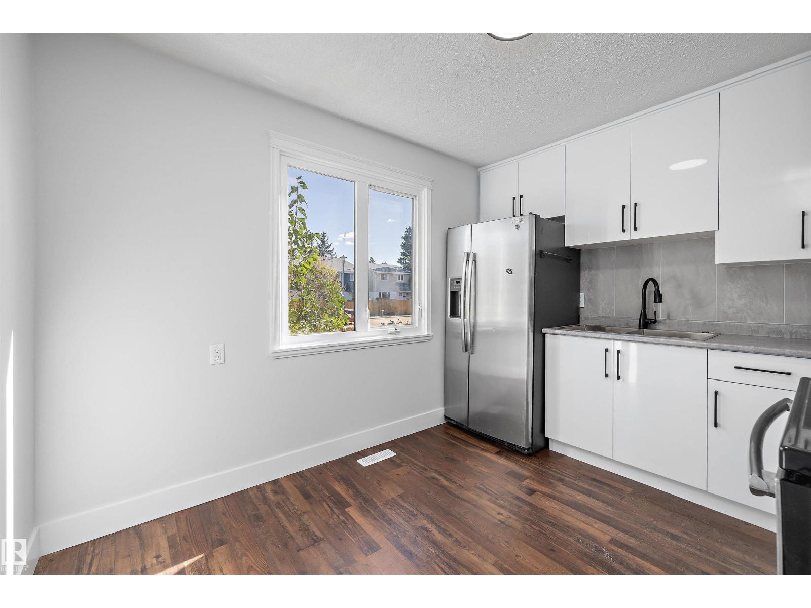 250 CALLINGWOOD TWO NW - Image 4