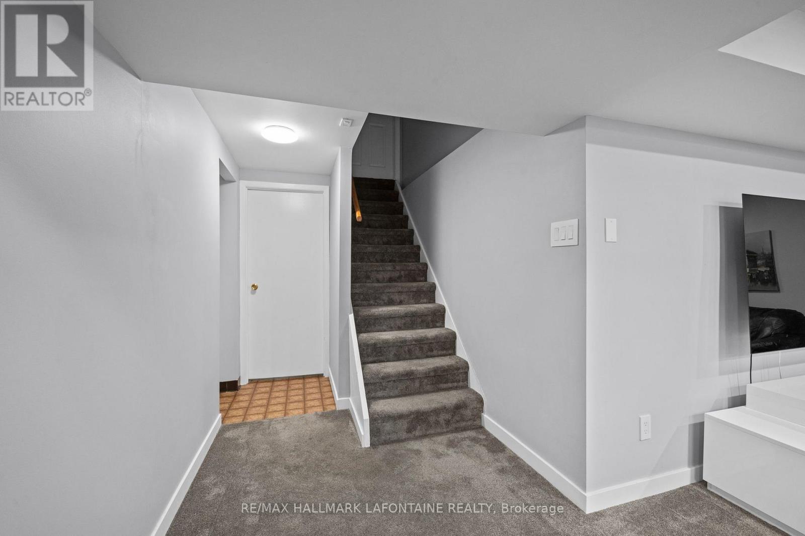Condos for Sale in Ottawa – 6440 GLEN KNOLLS DRIVE OTTAWA ON K1C2X2 DRIVE – By Peter Sagos - Image 32