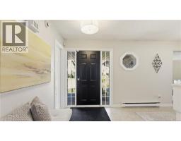40 Tamarack Terrace, photo 3