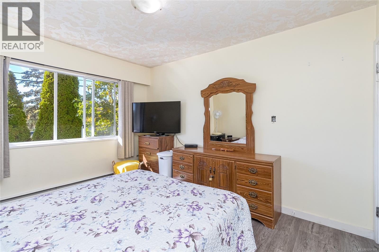 386 Burnside Rd W - 29