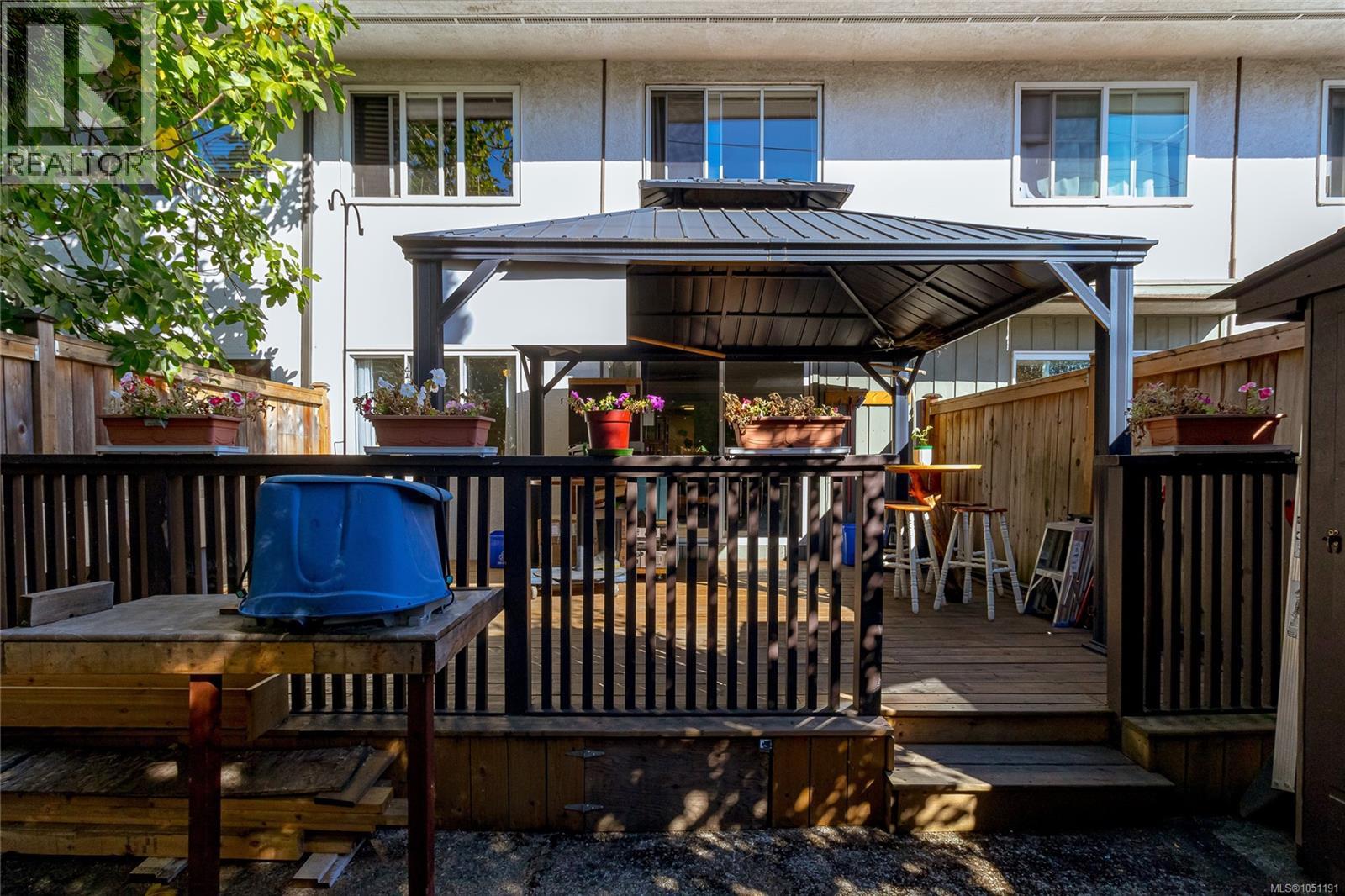 386 Burnside Rd W - 3