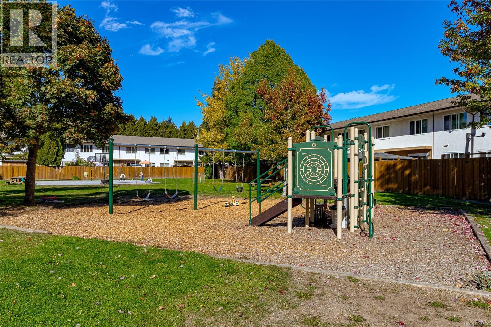386 Burnside Rd W - 4