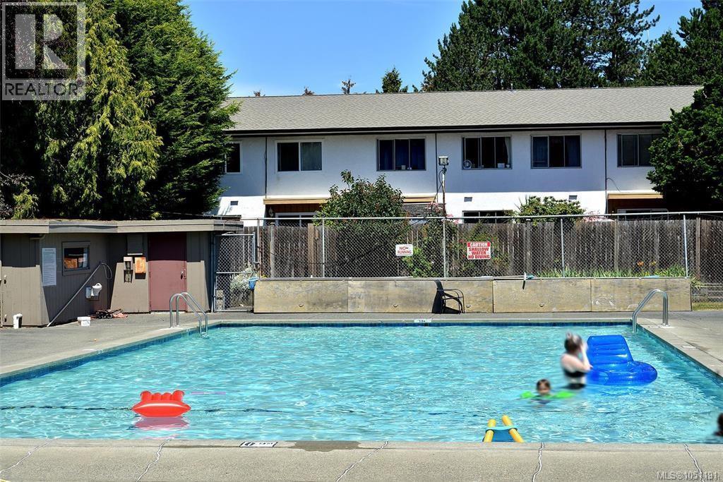 386 Burnside Rd W - Image 41