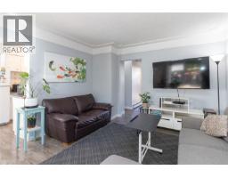 386 Burnside Rd W, Saanich, BC V8Z1M1 Photo 14