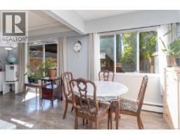 386 Burnside Rd W, Saanich, BC V8Z1M1 Photo 19