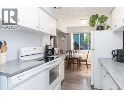 386 Burnside Rd W, Saanich, BC V8Z1M1 Photo 21