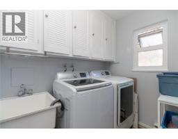 386 Burnside Rd W, Saanich, BC V8Z1M1 Photo 26