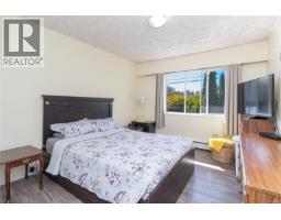 386 Burnside Rd W, Saanich, BC V8Z1M1 Photo 28