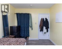 386 Burnside Rd W, Saanich, BC V8Z1M1 Photo 35