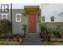 386 Burnside Rd W, Saanich, BC V8Z1M1 Photo 40