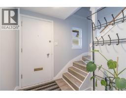 Living room - 386 Burnside Rd W, Saanich, BC V8Z1M1 Photo 8