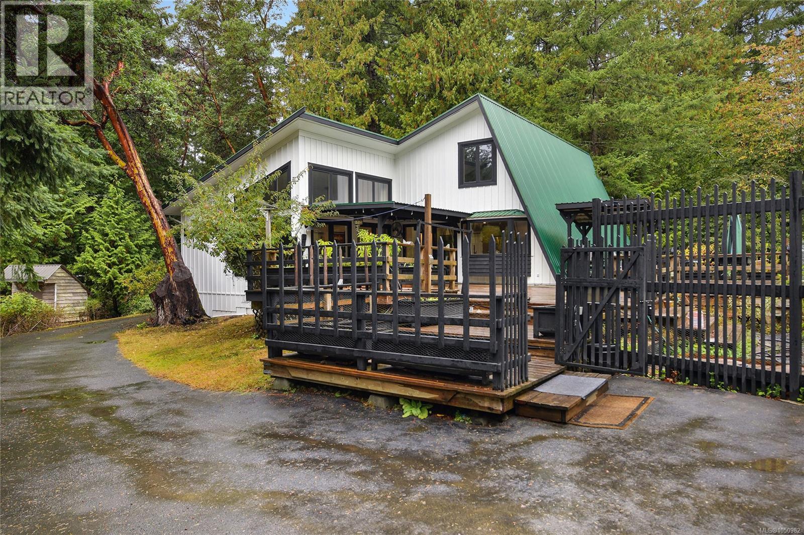 505 Bayview Dr - 1