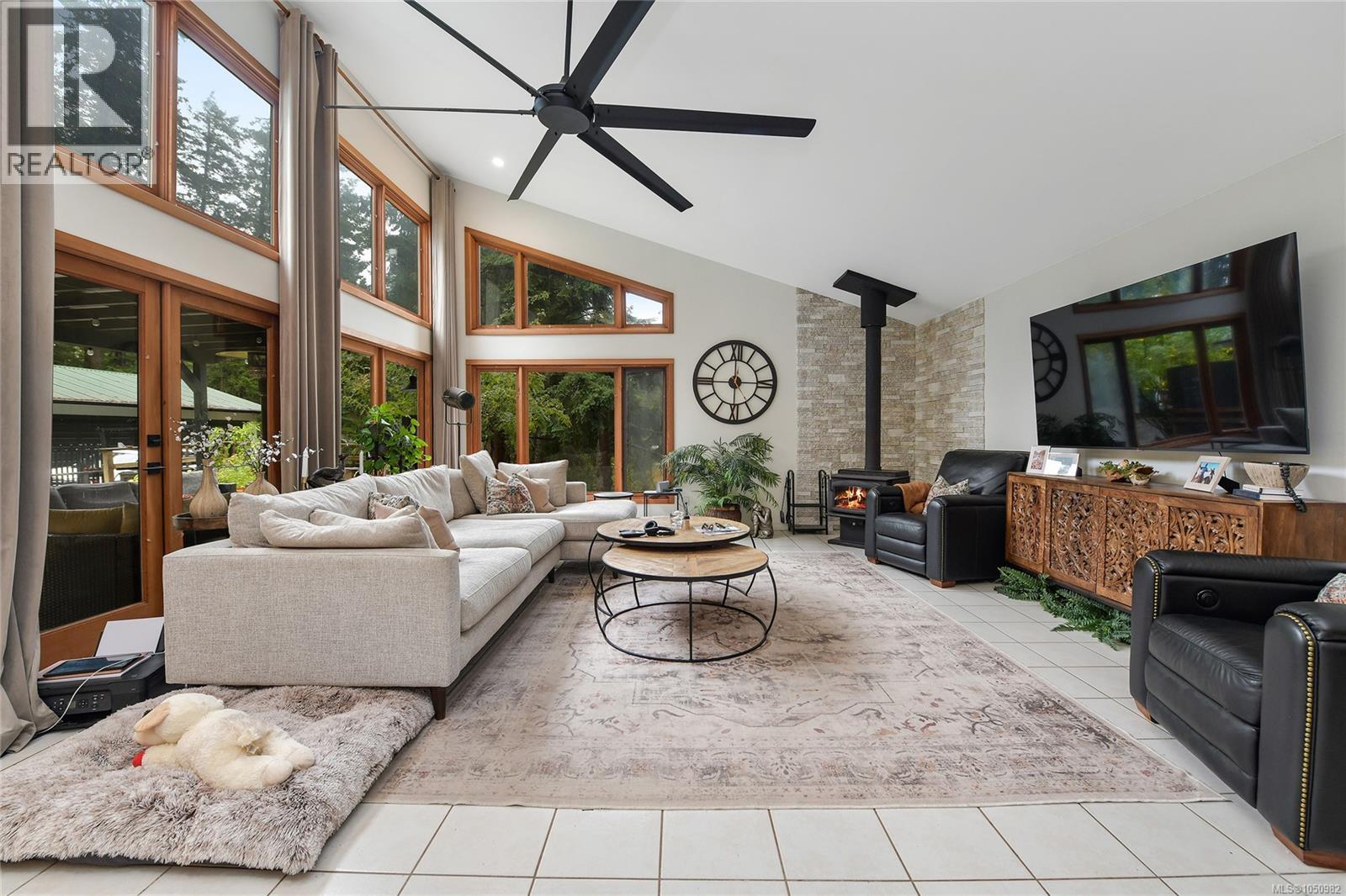 505 Bayview Dr - Image 17