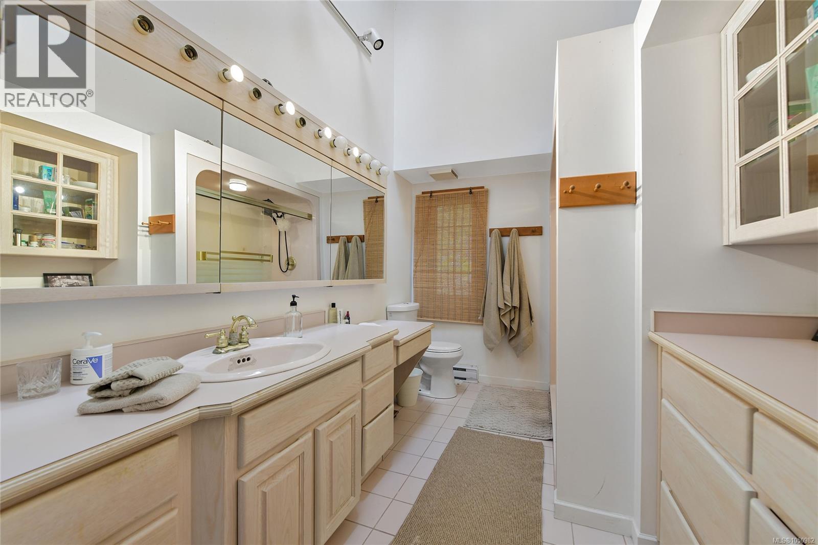 505 Bayview Dr - 24