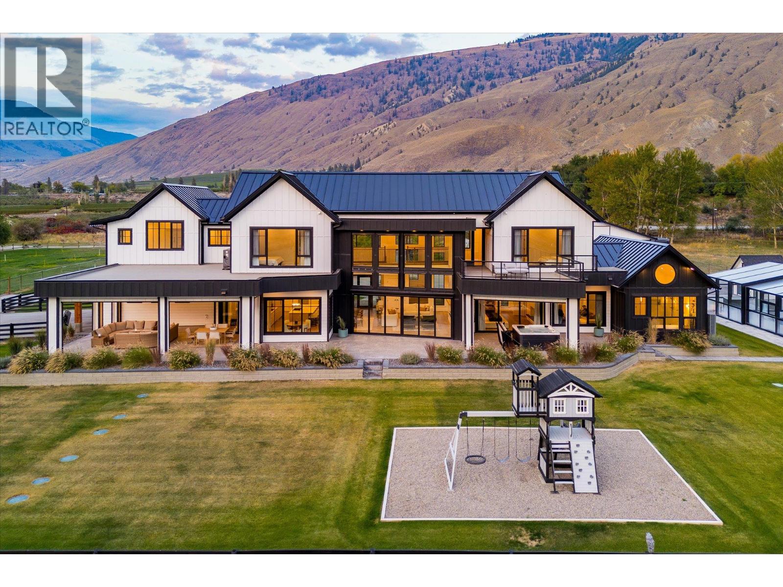  1869 Stewart Road, Cawston