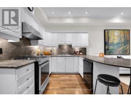 Primary Bedroom - 104 Pleasant Boulevard, Toronto, ON M4T1J8 Photo 8