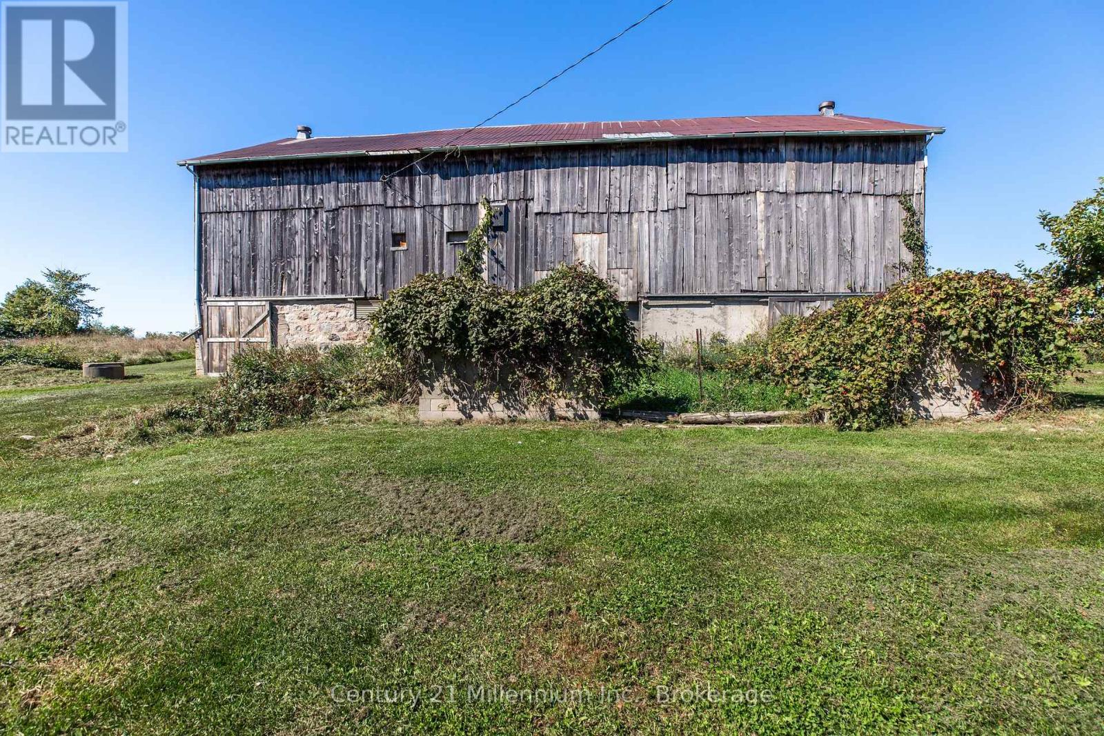 395 Elsinore Road North — photo 47