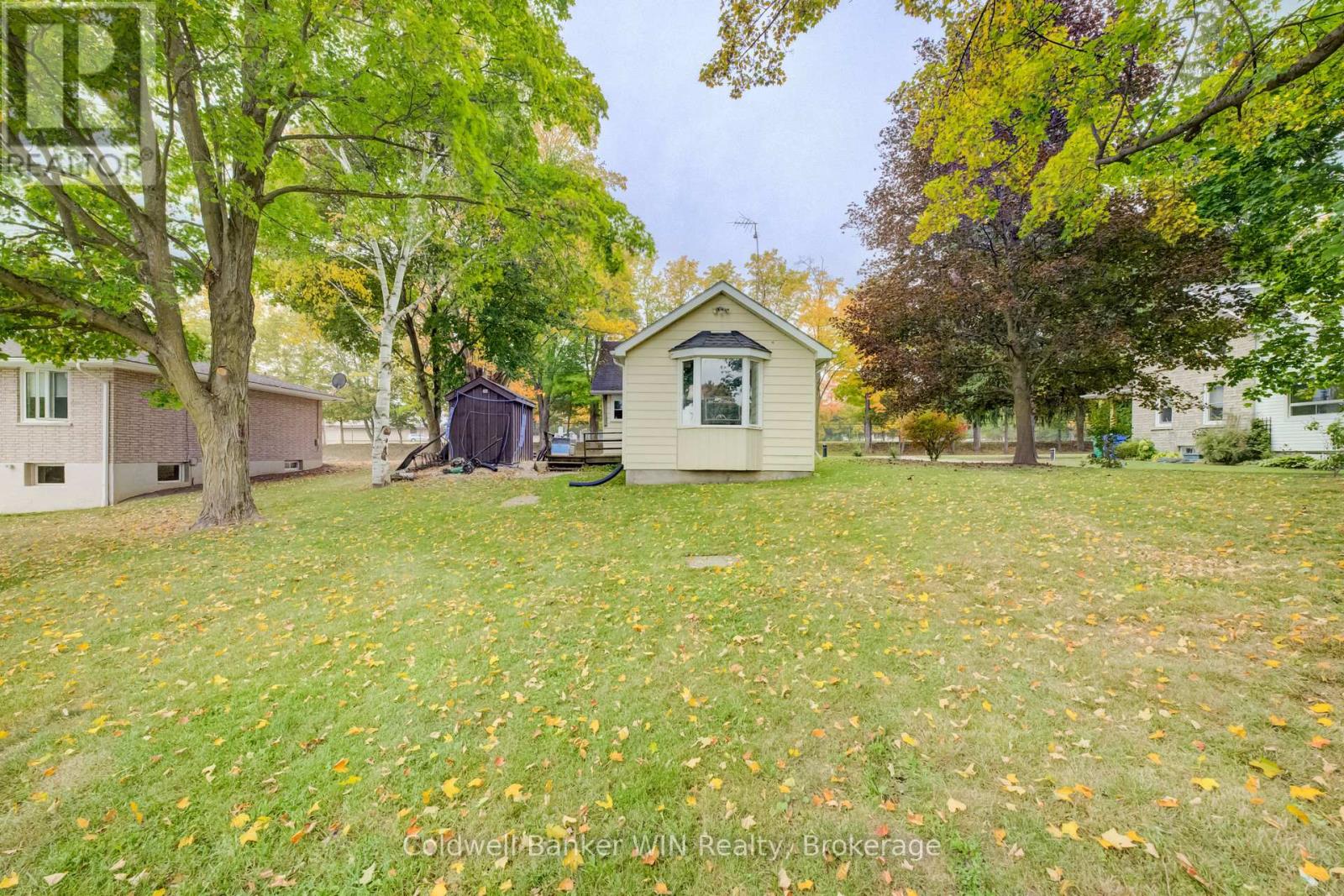 748 ARTHUR STREET - 23