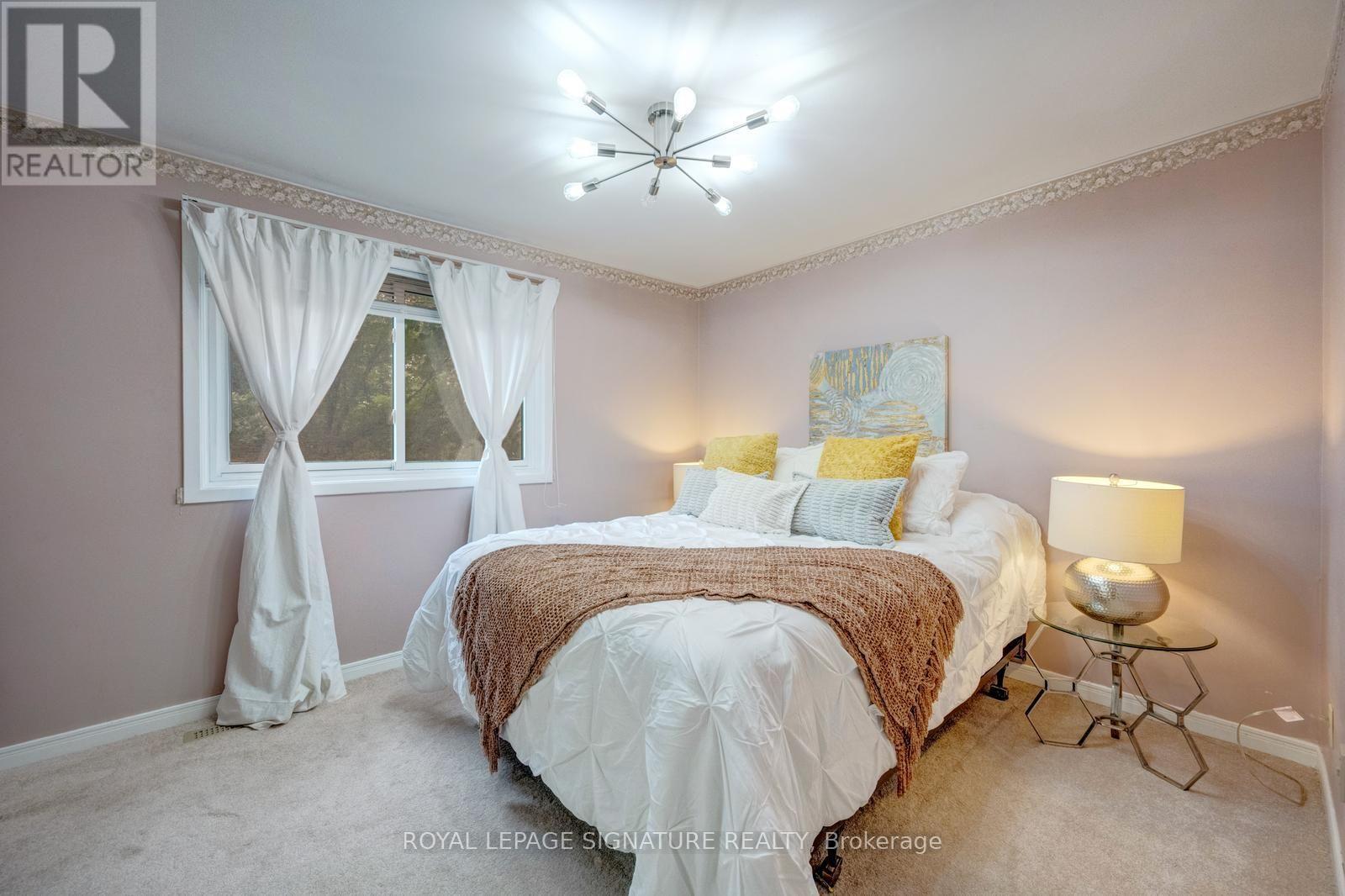 77 McCraney Street West, Oakville, ON photo 9