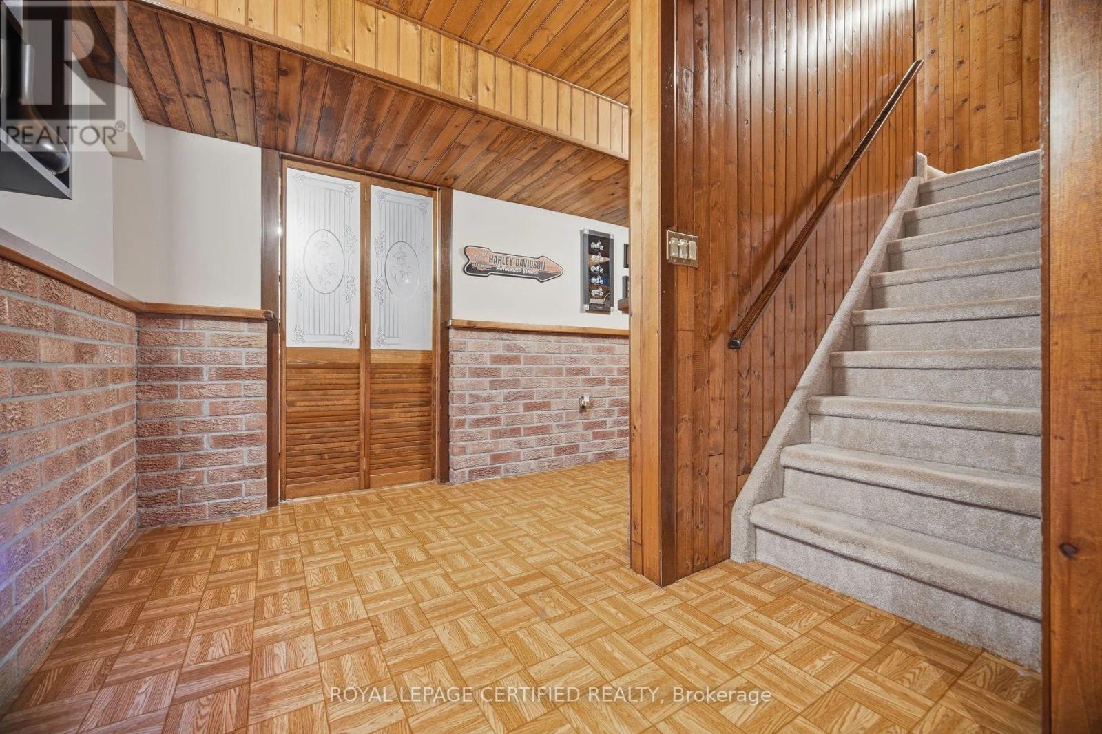 8 WISHART PLACE - 32