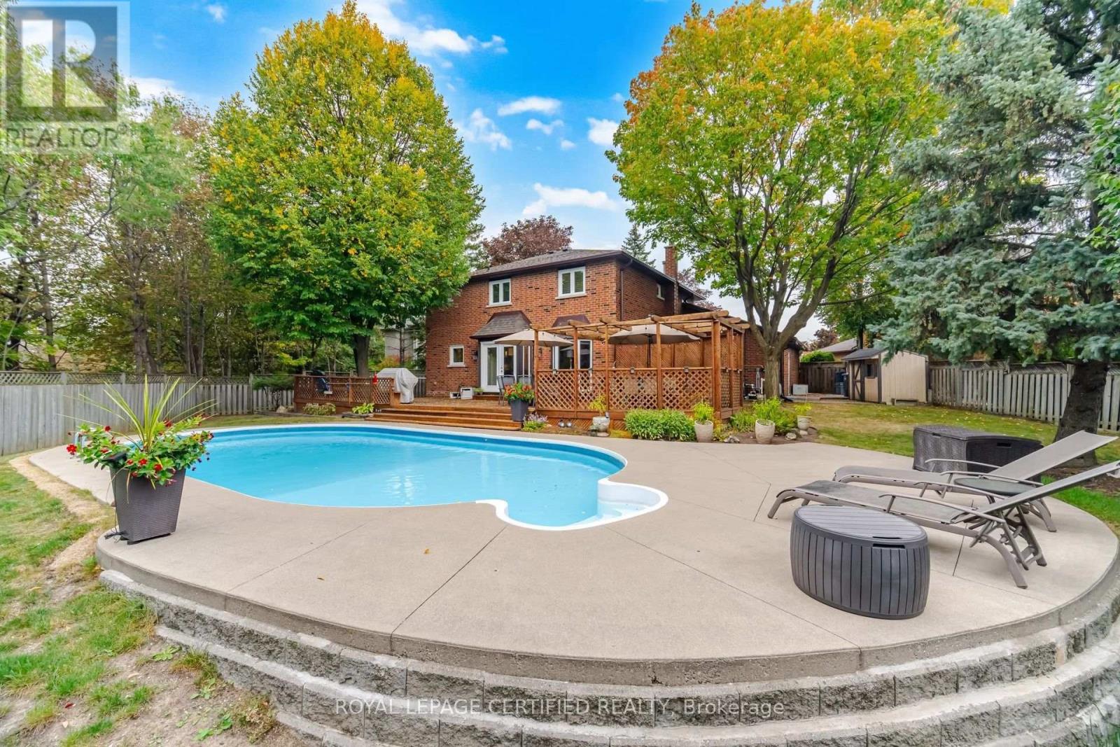 8 WISHART PLACE - 48