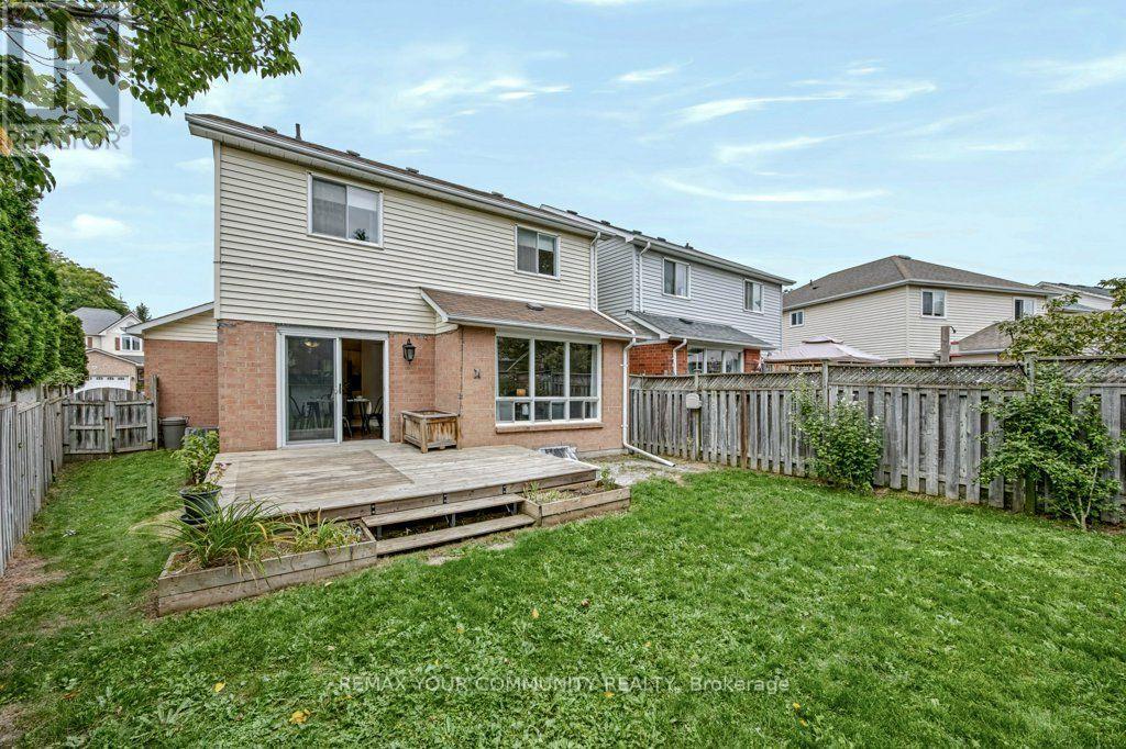 37 BROWNSTONE CRESCENT - 40