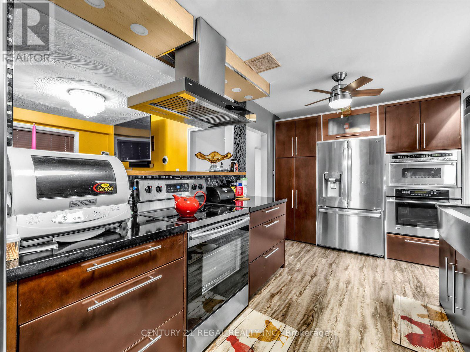 121 JANRAY DRIVE - 14