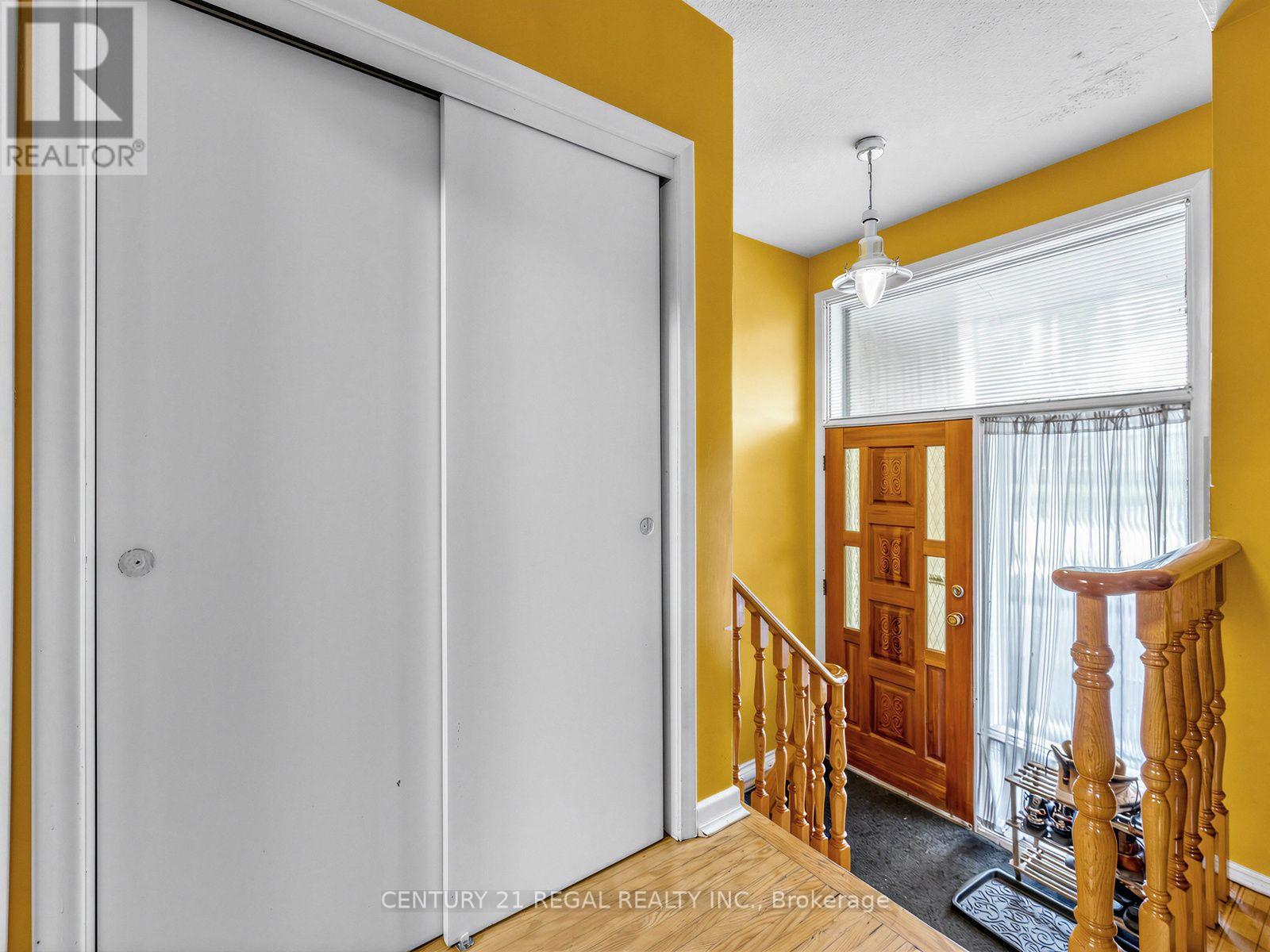 Photo of 121 JANRAY DRIVE