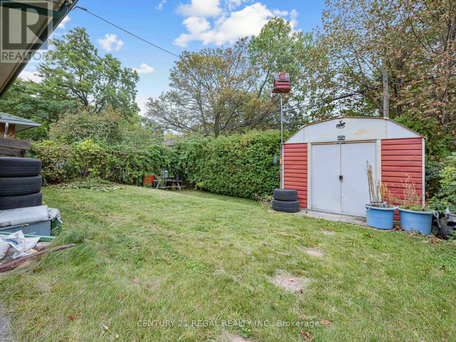 121 JANRAY DRIVE - 33