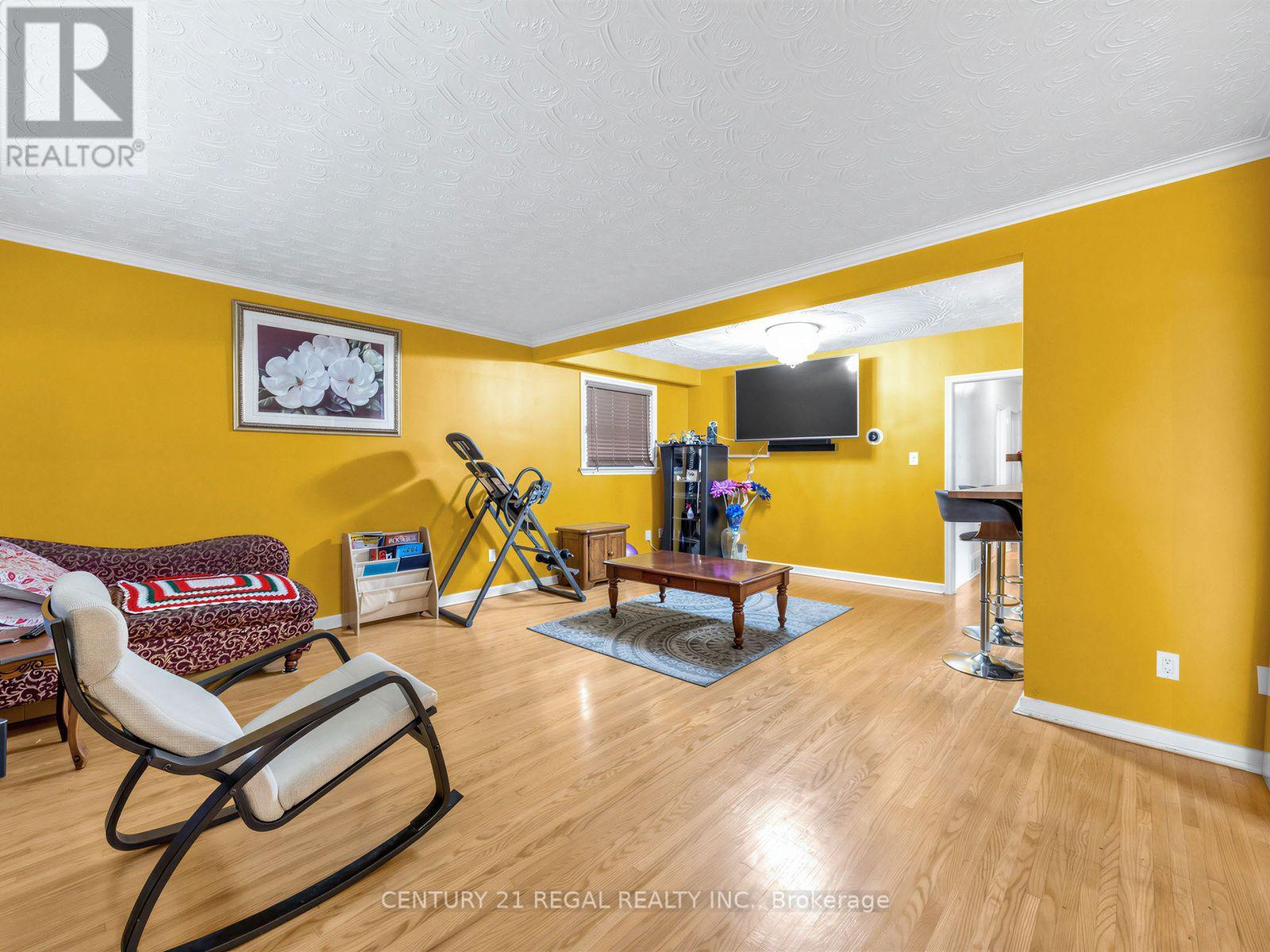 Photo of 121 JANRAY DRIVE