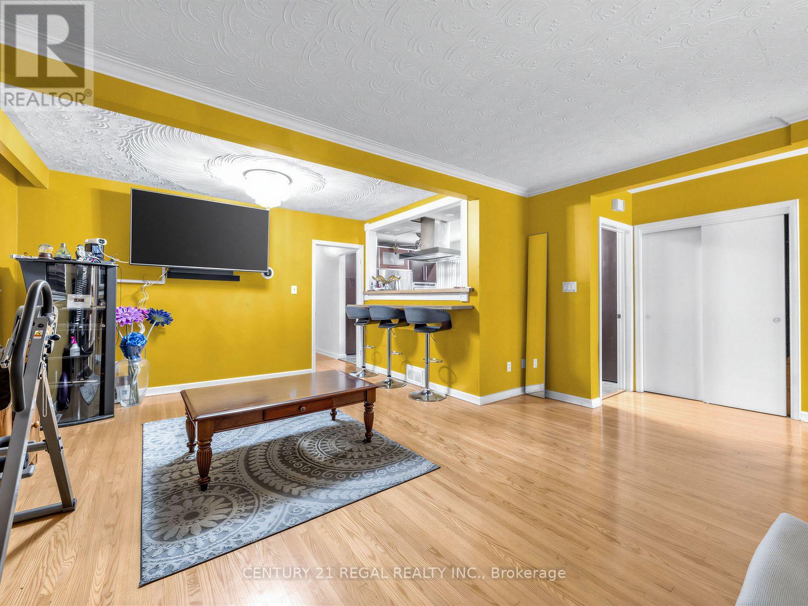 121 JANRAY DRIVE - 5