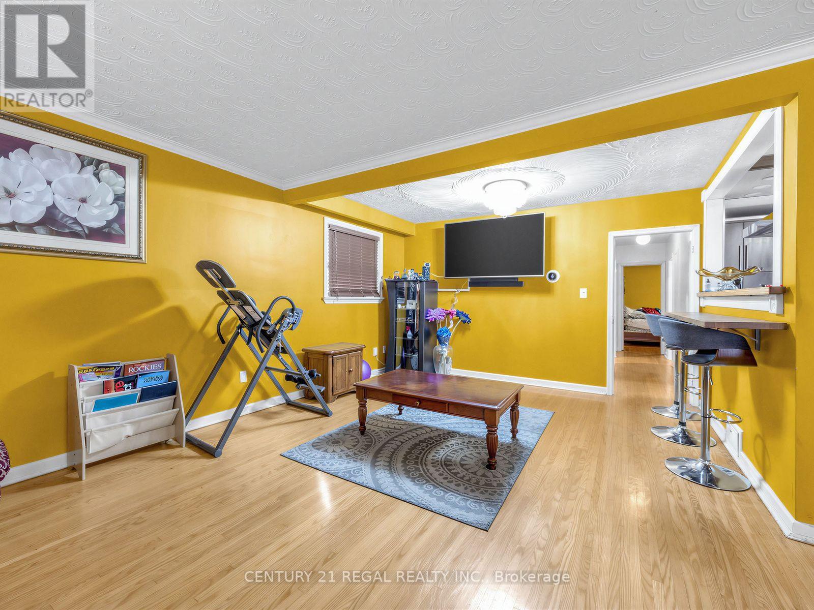 121 JANRAY DRIVE - 7