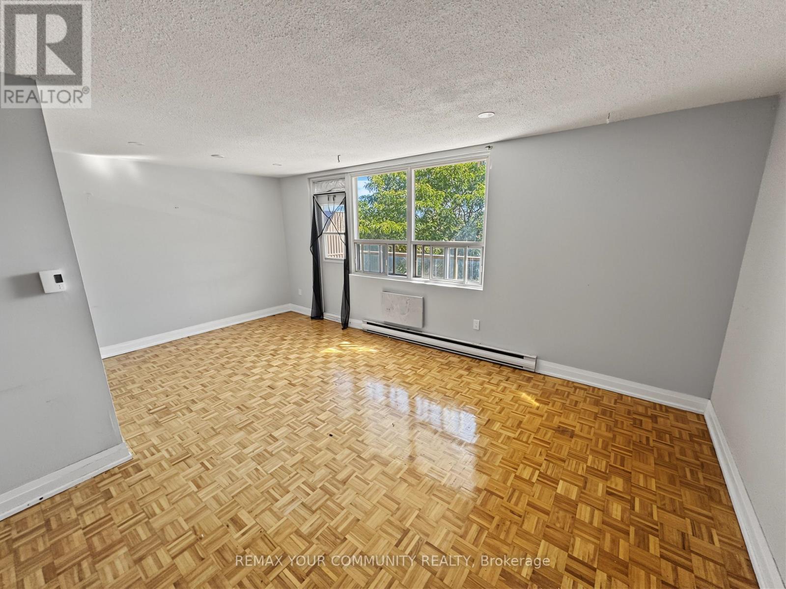 141- 199 Hillcroft Street, Oshawa, ON photo 3