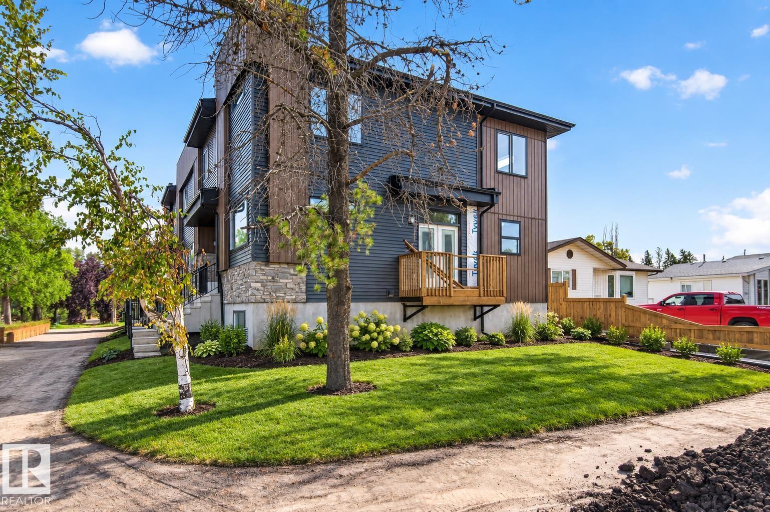 9945 154 ST NW - 2