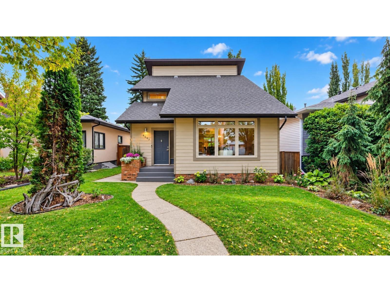 9047 94 ST NW - 1