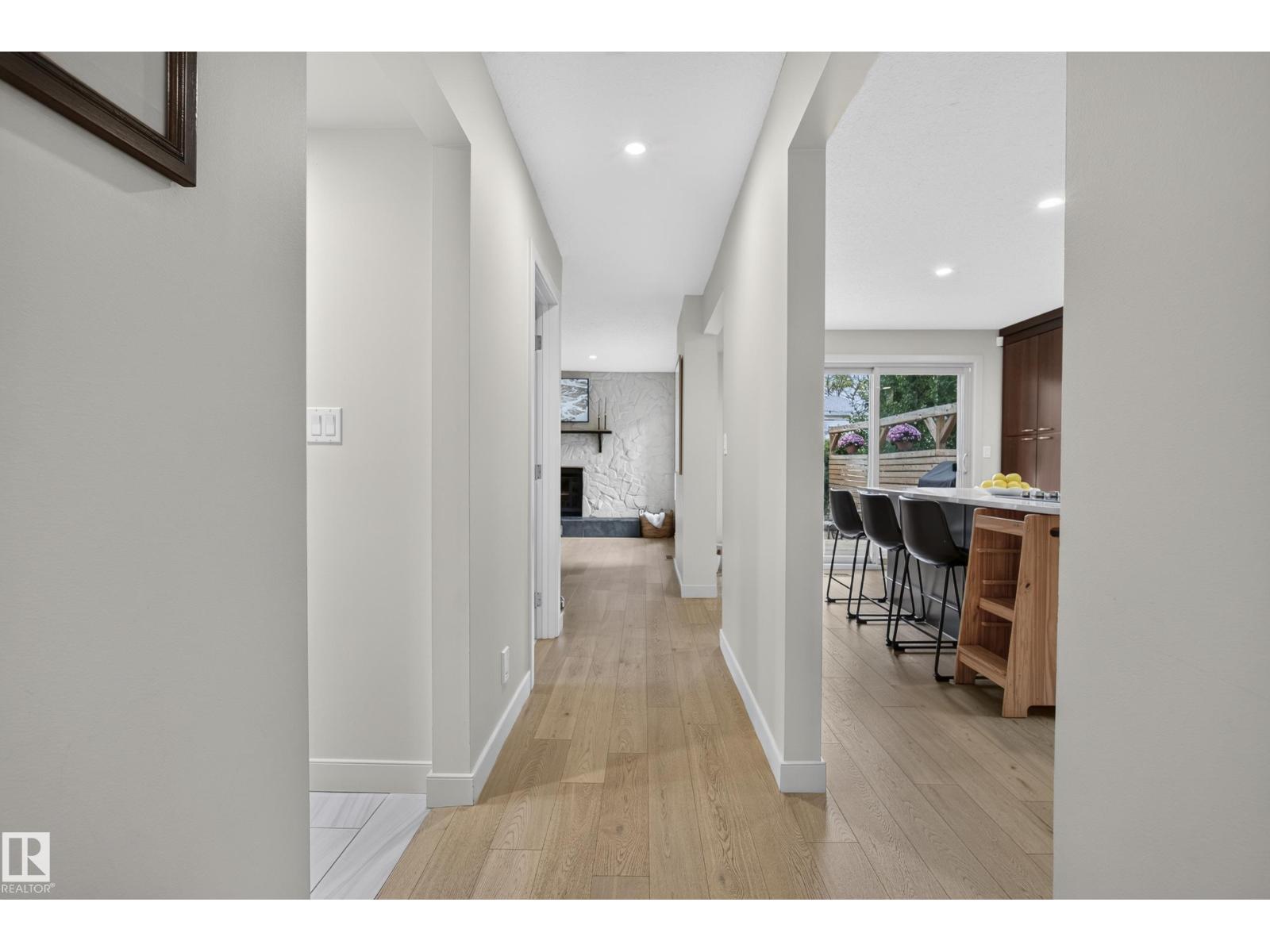 9047 94 ST NW - 19