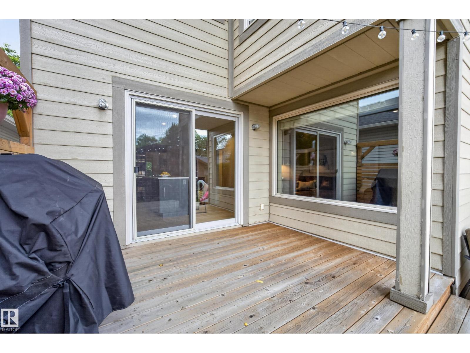 9047 94 ST NW - 50