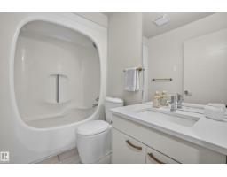 9047 94 St Nw, Edmonton, AB T6C3V3 Photo 34