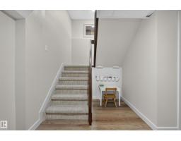 9047 94 St Nw, Edmonton, AB T6C3V3 Photo 35