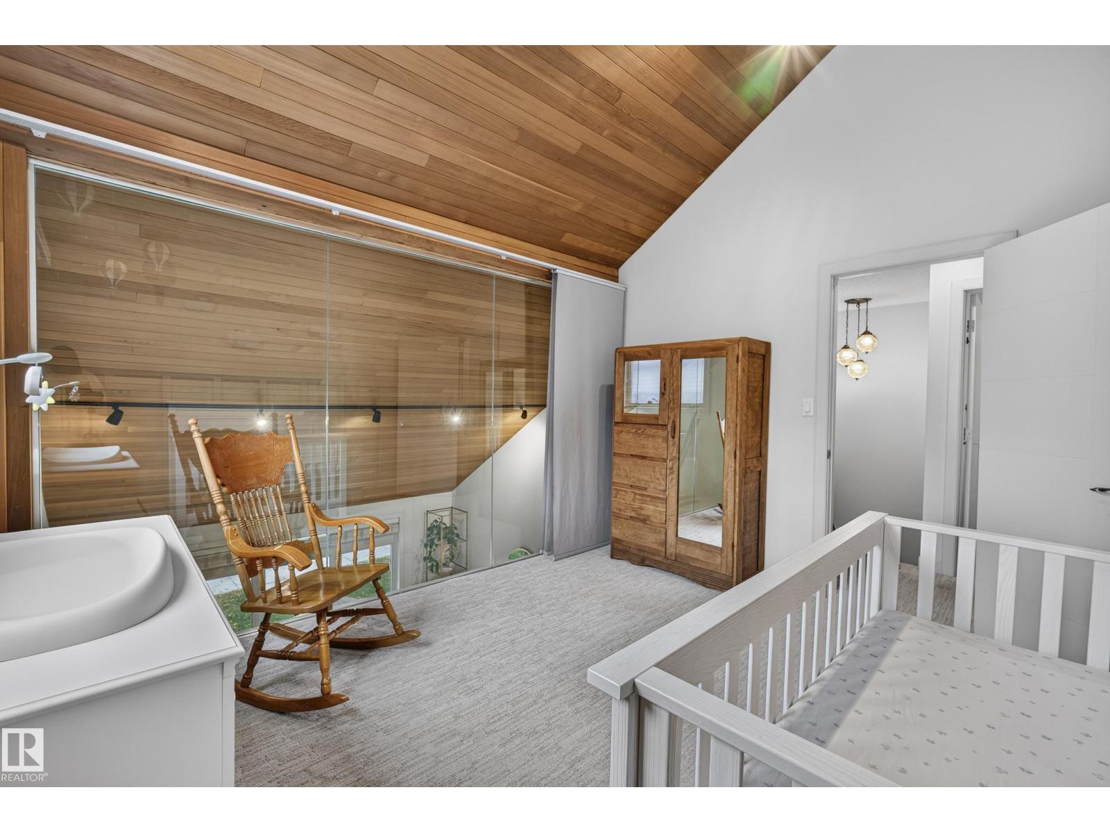 9047 94 ST NW - 31