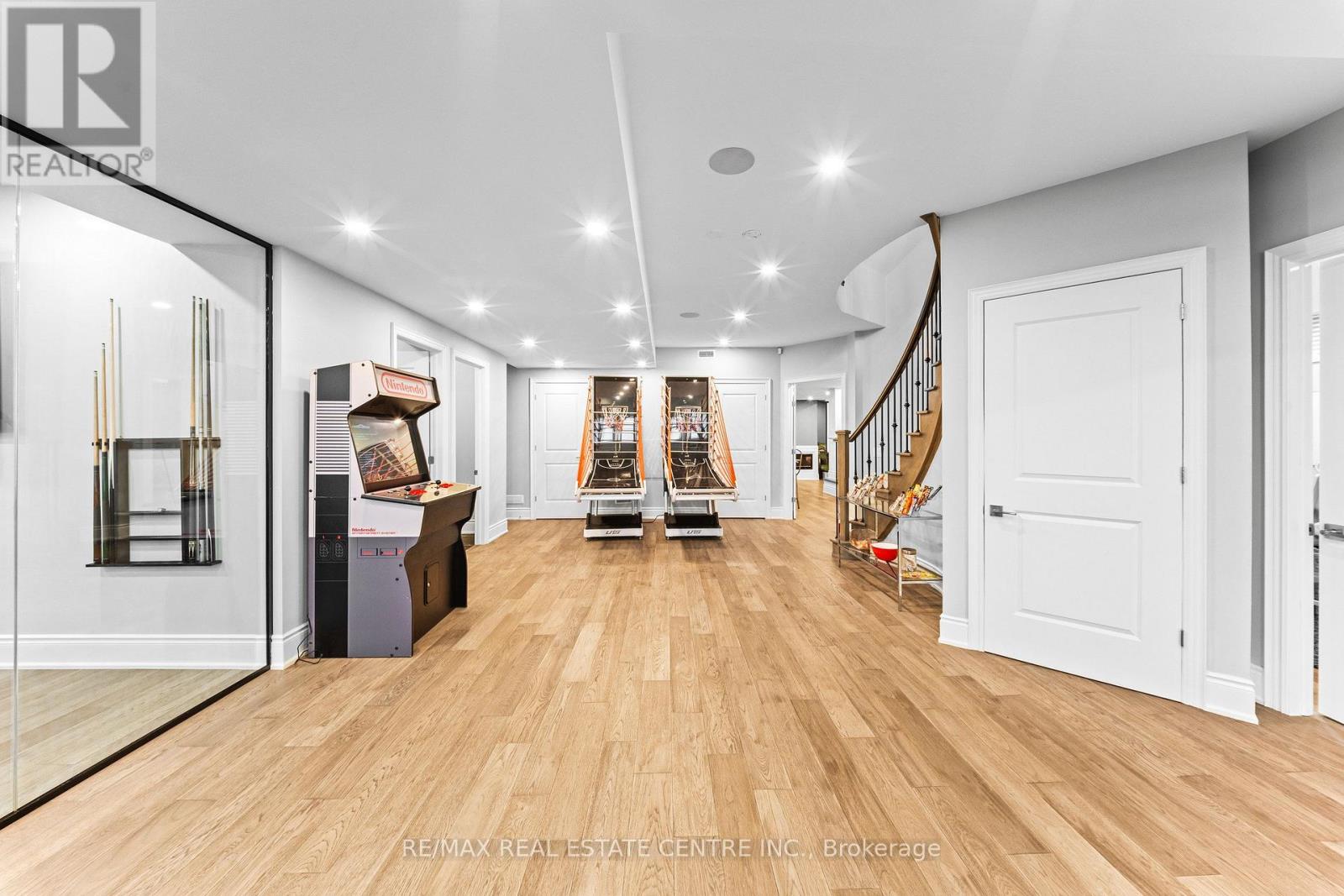 10 Rolling Green Court, Vaughan, ON photo 39