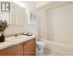 614 Mcbean Avenue N, Newmarket, ON L3X2L5 Photo 22