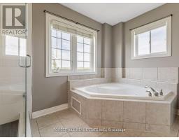 614 Mcbean Avenue N, Newmarket, ON L3X2L5 Photo 24
