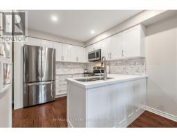 484 Bartholemew Drive, Newmarket, ON L3X2E5 Photo 15