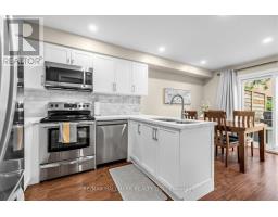484 Bartholemew Drive, Newmarket, ON L3X2E5 Photo 16