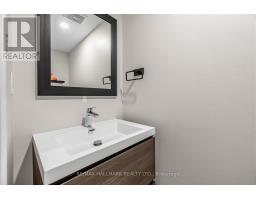 484 Bartholemew Drive, Newmarket, ON L3X2E5 Photo 18
