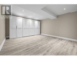 484 Bartholemew Drive, Newmarket, ON L3X2E5 Photo 29