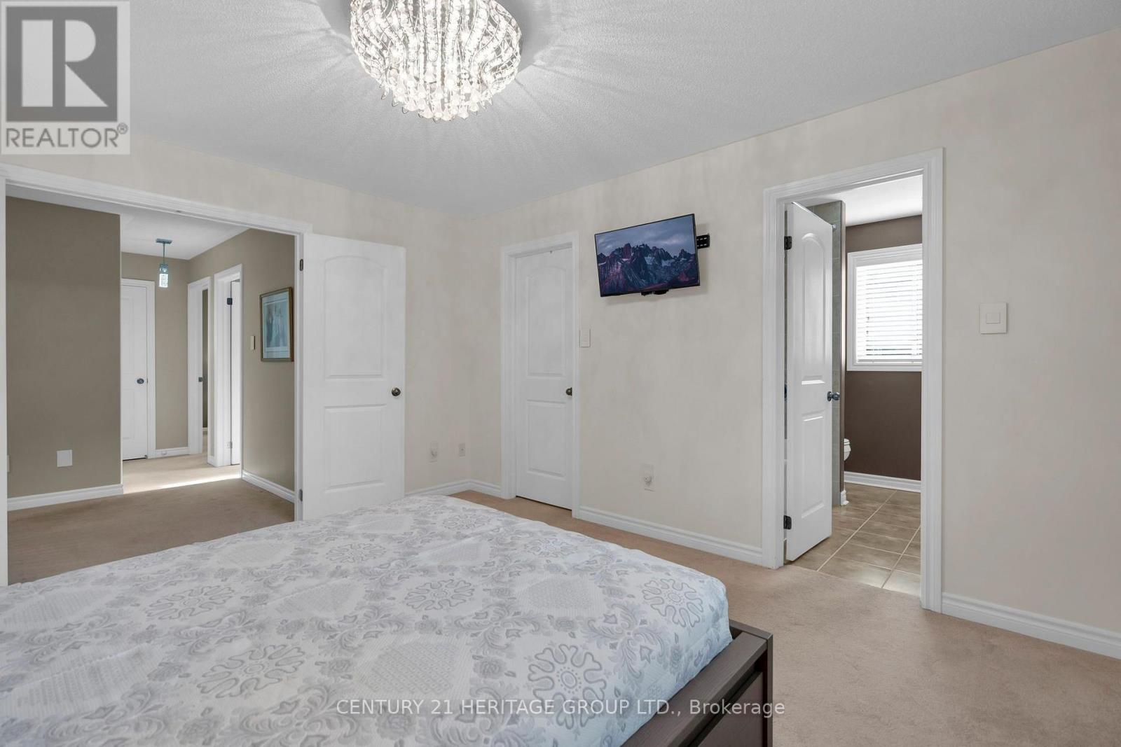 45 WHITFIELD CRESCENT - 25