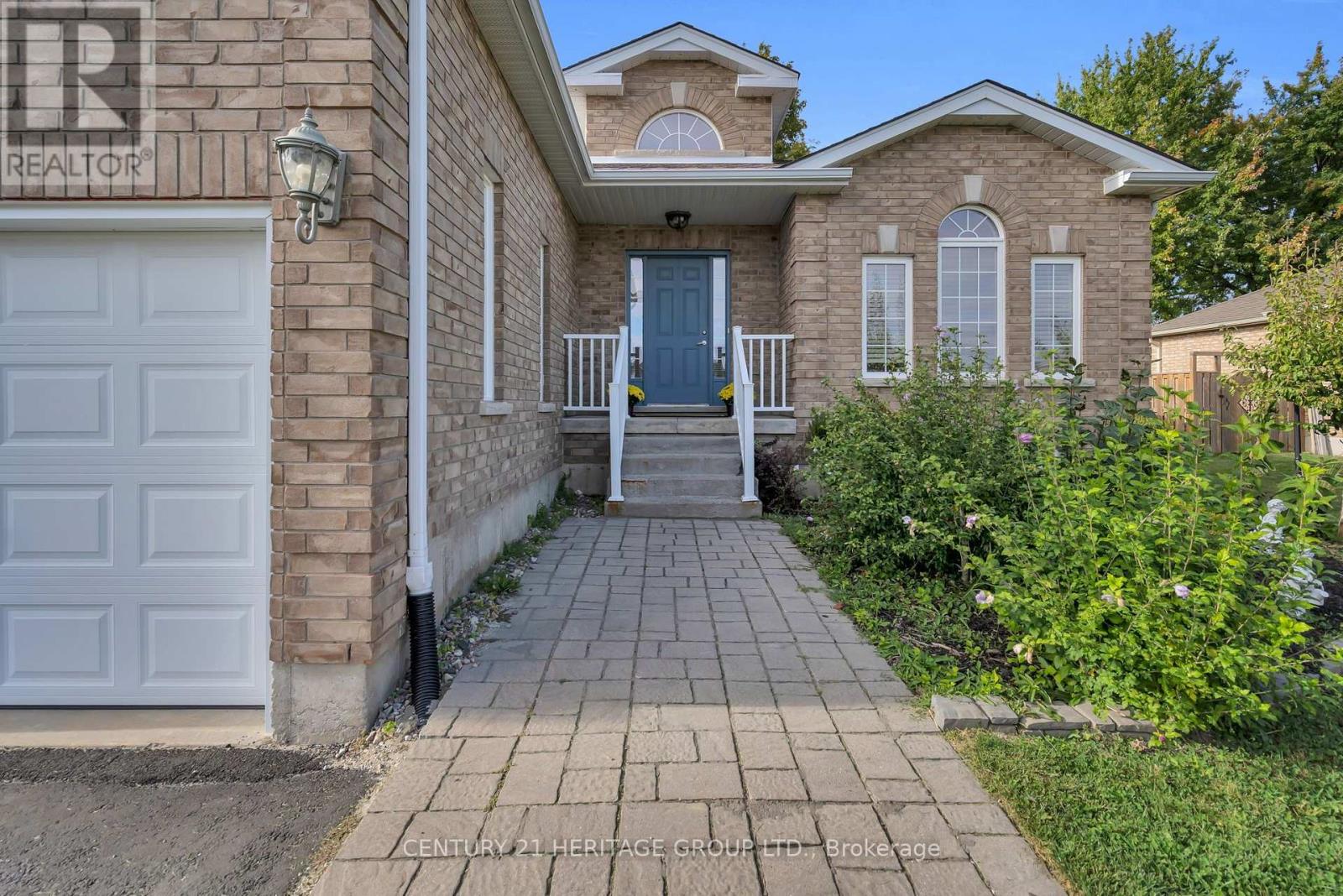 45 WHITFIELD CRESCENT - Image 3